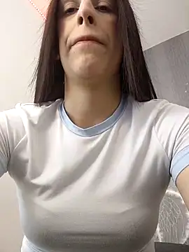 Snapshot of Amira_Milker chatting on March 2025 08:41:02 PM Amira Milker online show from March 2025 08:41:02 PM