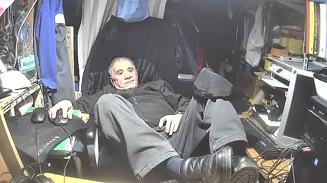 nonnomaturobisex online show from February 2025 05:31:02 PM