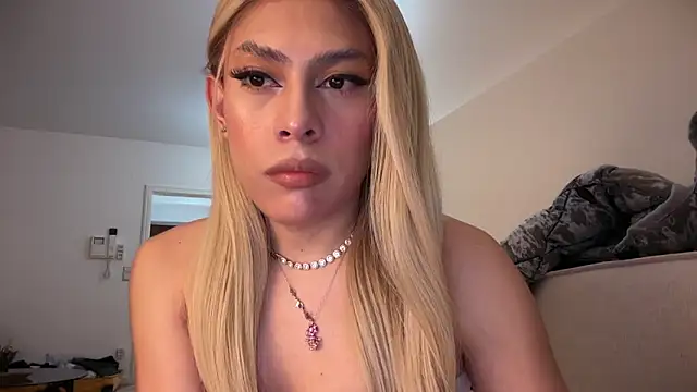 Snapshot of saray_doll chatting on February 2026 05:58:01 PM saray doll online show from February 2026 05:58:01 PM