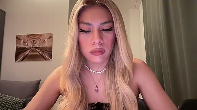 Snapshot of saray_doll chatting on March 2026 10:17:03 PM saray doll online show from March 2026 10:17:03 PM