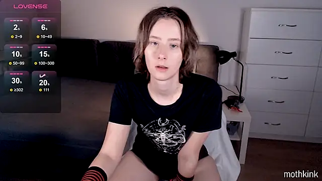 Snapshot of mothkink chatting on November 2025 05:14:01 PM mothkink online show from November 2025 05:14:01 PM
