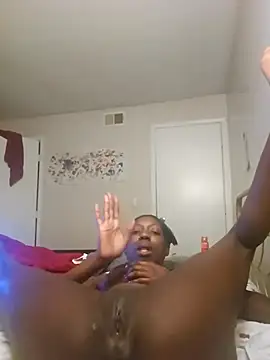 Snapshot of oliviaprettypussy chatting on February 2025 03:06:02 AM oliviaprettypussy online show from February 2025 03:06:02 AM