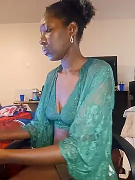 Snapshot of oliviaprettypussy chatting on October 2025 01:43:02 PM oliviaprettypussy online show from October 2025 01:43:02 PM