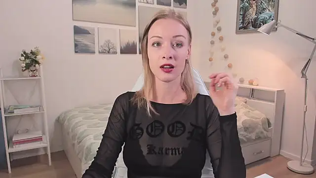 MissRightX online show from September 2025 02:38:02 PM