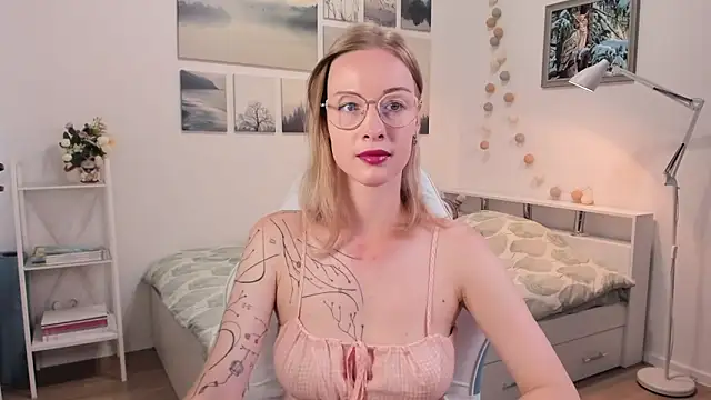 MissRightX online show from September 2025 09:09:01 AM