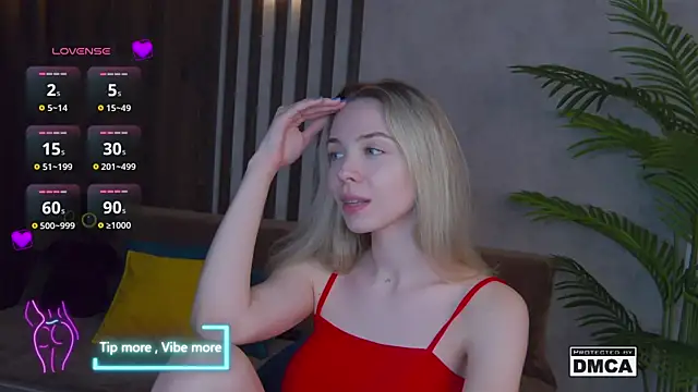 Snapshot of Holl1Would chatting on February 2025 10:37:01 PM Holl1Would online show from February 2025 10:37:01 PM