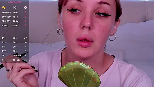 LianaFord online show from November 2025 09:59:02 PM