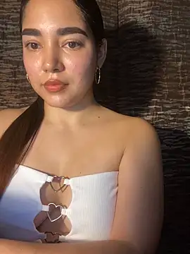 Snapshot of DulceChloe99 chatting on February 2026 07:12:02 PM DulceChloe99 online show from February 2026 07:12:02 PM