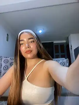 Snapshot of DulceChloe99 chatting on April 2026 04:07:02 AM DulceChloe99 online show from April 2026 04:07:02 AM