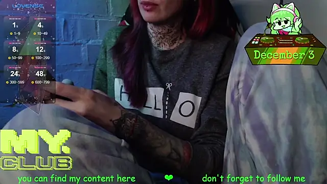 Snapshot of Witch_Emma chatting on December 2025 09:24:02 PM Witch Emma online show from December 2025 09:24:02 PM