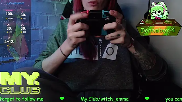 Snapshot of Witch_Emma chatting on December 2025 09:34:02 PM Witch Emma online show from December 2025 09:34:02 PM