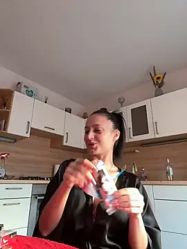 Snapshot of Zeyna1 chatting on January 2025 02:28:02 PM Zeyna1 online show from January 2025 02:28:02 PM