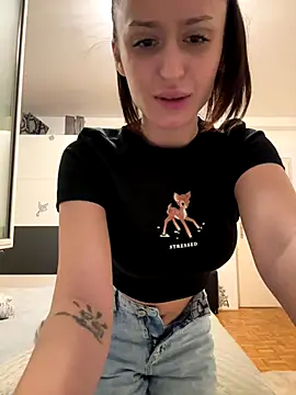 Snapshot of Zeyna1 chatting on September 2025 05:15:02 PM Zeyna1 online show from September 2025 05:15:02 PM