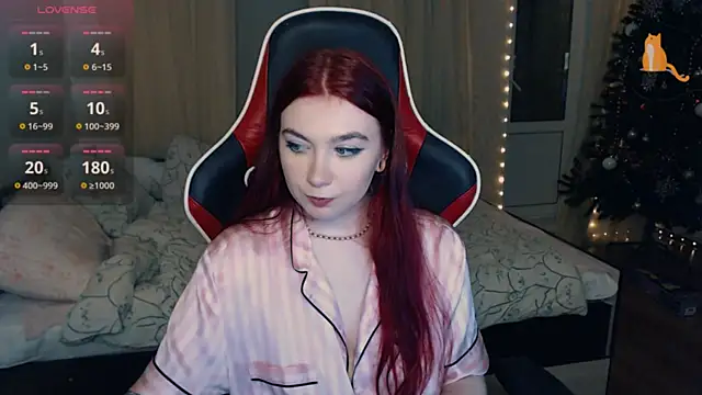 Snapshot of Cute_lina chatting on December 2024 01:20:02 AM Cute lina online show from December 2024 01:20:02 AM