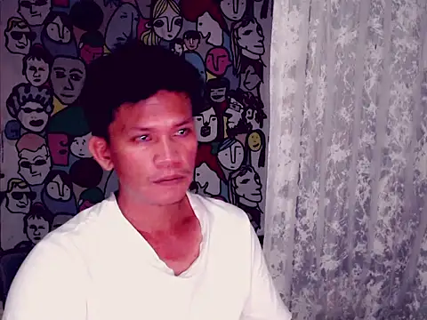 Snapshot of SweetasianHugoxxx chatting on March 2025 02:08:01 PM SweetasianHugoxxx online show from March 2025 02:08:01 PM