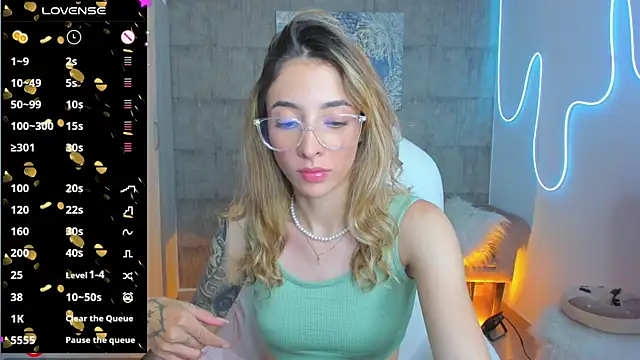 Snapshot of barbie_scoth_ chatting on January 2025 03:55:01 AM barbie scoth online show from January 2025 03:55:01 AM