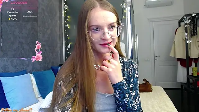 KateJonson online show from October 2025 12:26:01 PM