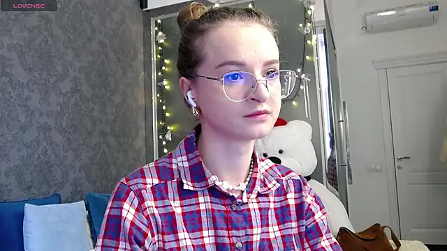 KateJonson online show from October 2025 06:46:02 AM