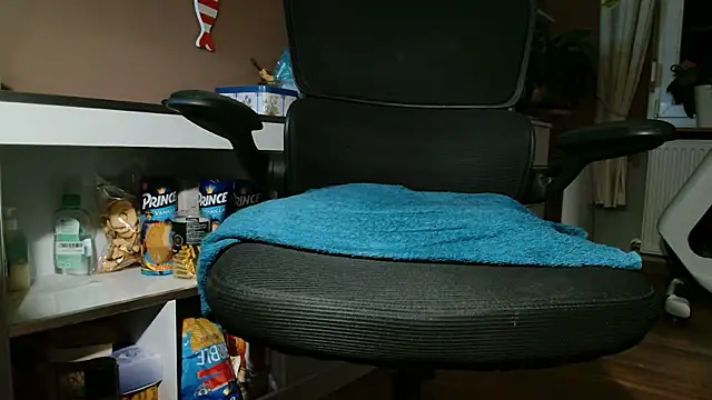 suedel65 online show from November 2025 03:49:01 AM