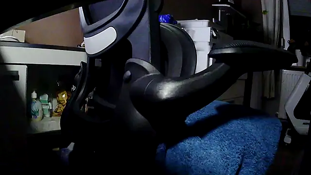 suedel65 online show from November 2025 04:01:01 AM