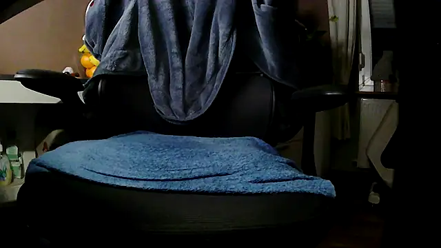 suedel65 online show from November 2025 06:14:02 AM