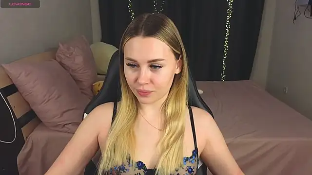 Snapshot of Alenca_hot_sex chatting on January 2025 03:43:01 PM Alenca hot sex online show from January 2025 03:43:01 PM