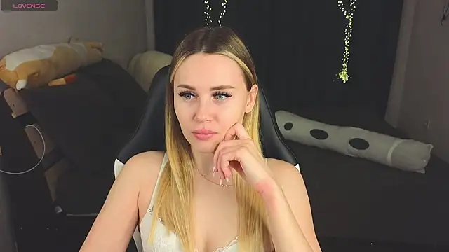 Snapshot of Alenca_hot_sex chatting on January 2025 05:28:01 PM Alenca hot sex online show from January 2025 05:28:01 PM