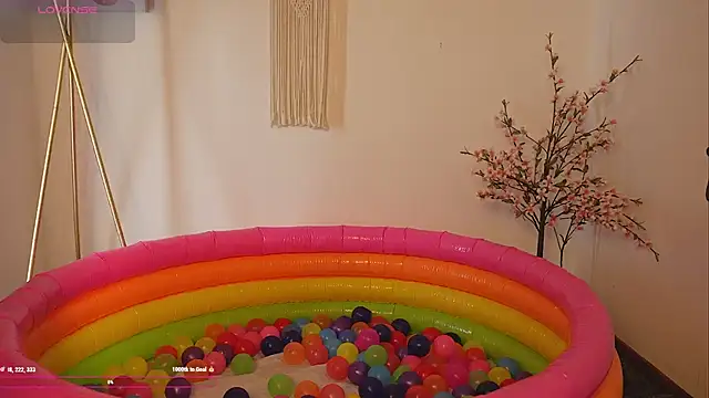 bunnycuteshy online show from October 2025 02:25:02 PM