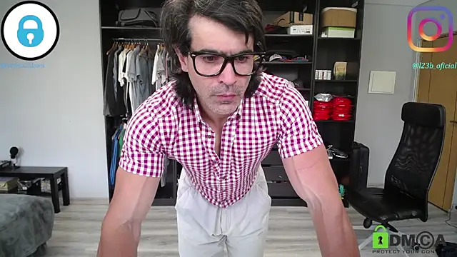 Snapshot of samricci21 chatting on April 2026 10:42:01 AM samricci21 online show from April 2026 10:42:01 AM