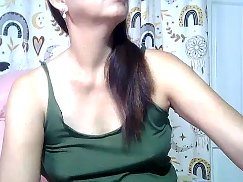 Snapshot of urwife_tobe chatting on April 2026 09:12:02 PM urwife tobe online show from April 2026 09:12:02 PM