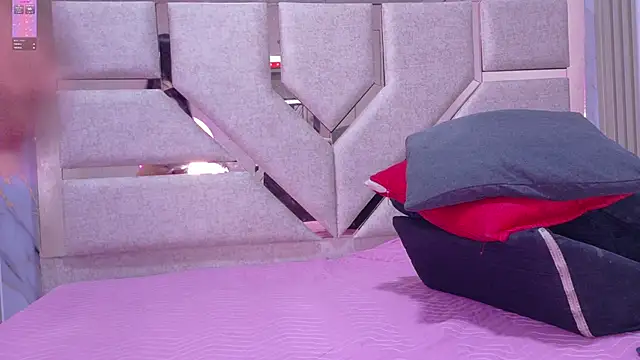 DANIK STAR online show from October 2025 07:12:02 PM