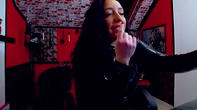 Snapshot of DommeBellatrix chatting on January 2025 06:34:02 AM DommeBellatrix online show from January 2025 06:34:02 AM