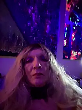 Snapshot of Vonniecd chatting on March 2026 11:18:01 PM Vonniecd online show from March 2026 11:18:01 PM