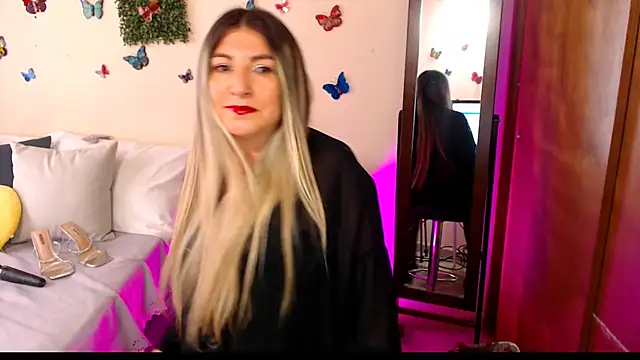 Jolie-Mature online show from April 2026 09:18:02 PM