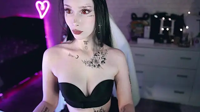 Snapshot of _Uindi_ chatting on January 2025 05:39:01 PM  Uindi  online show from January 2025 05:39:01 PM