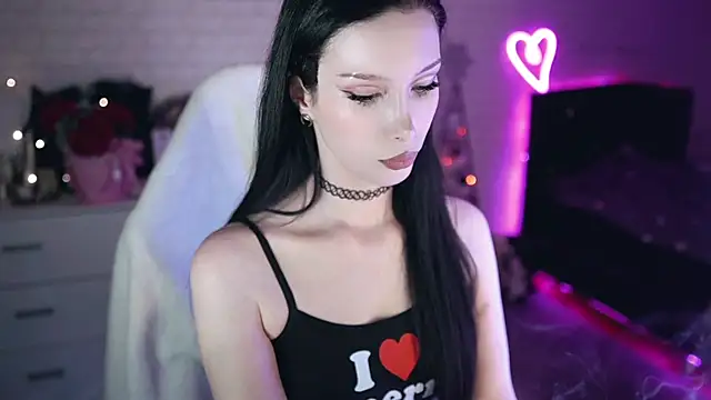 Snapshot of _Uindi_ chatting on February 2025 05:39:02 PM  Uindi  online show from February 2025 05:39:02 PM