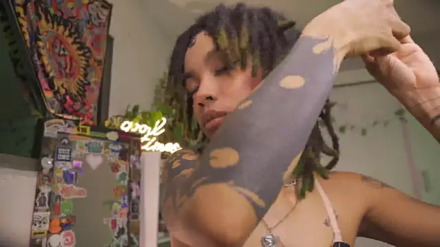 Snapshot of Cooper-Reds chatting on March 2026 01:53:02 AM Cooper-Reds online show from March 2026 01:53:02 AM