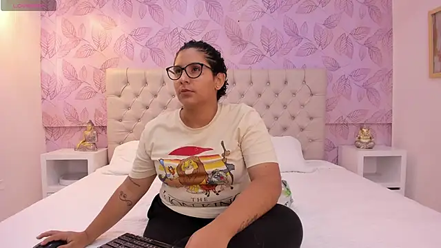 DanielleEvans  online show from February 2025 11:09:02 AM