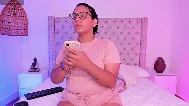 DanielleEvans  online show from March 2025 11:25:02 AM