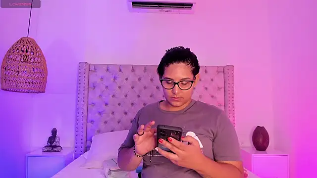 DanielleEvans  online show from March 2025 11:31:02 AM