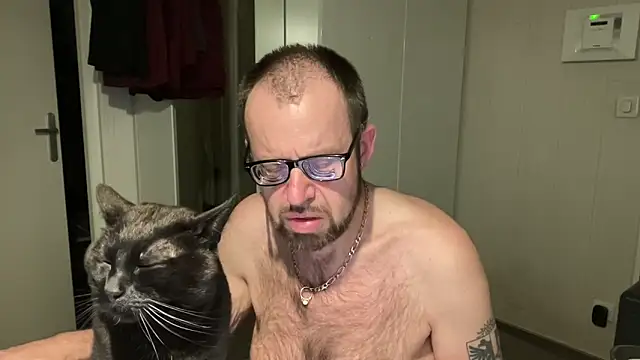 FABIOGLASSES online show from May 2026 10:16:01 PM