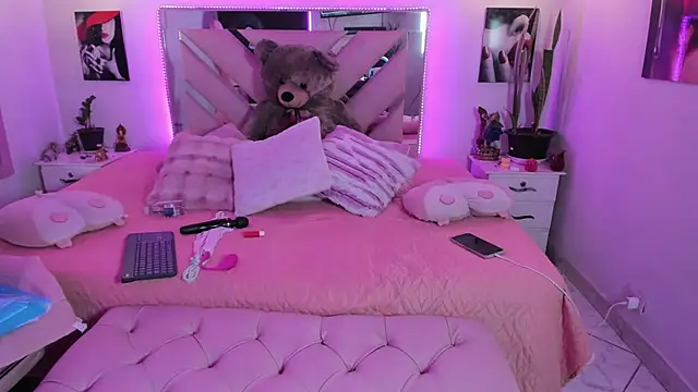 Karly moon online show from June 2026 11:12:02 AM