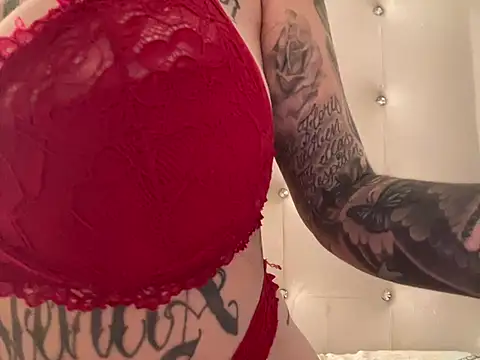 Snapshot of SabrinaRussel chatting on March 2025 03:52:02 AM SabrinaRussel online show from March 2025 03:52:02 AM