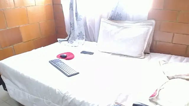 Snapshot of charlote_temple chatting on March 2026 01:49:02 PM charlote temple online show from March 2026 01:49:02 PM