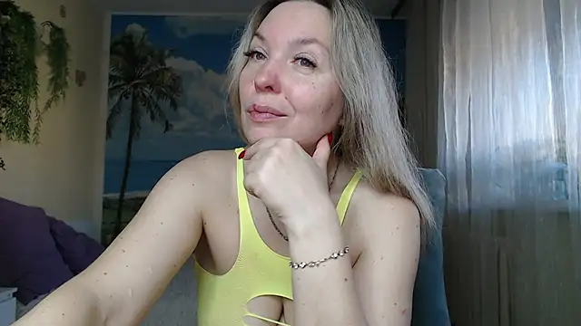 Snapshot of soaring_love chatting on November 2025 05:06:02 AM soaring love online show from November 2025 05:06:02 AM