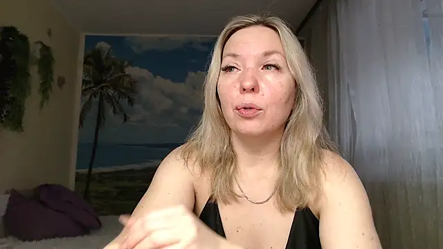 Snapshot of soaring_love chatting on December 2025 05:34:01 AM soaring love online show from December 2025 05:34:01 AM