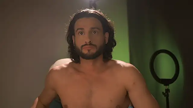 Keen   Luckystrike online show from October 2025 02:27:02 PM