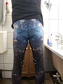 Snapshot of feathersify chatting on October 2025 08:15:02 AM feathersify online show from October 2025 08:15:02 AM