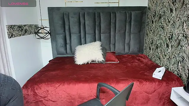 Snapshot of MarilynMiilf_ chatting on June 2026 05:36:01 PM MarilynMiilf online show from June 2026 05:36:01 PM