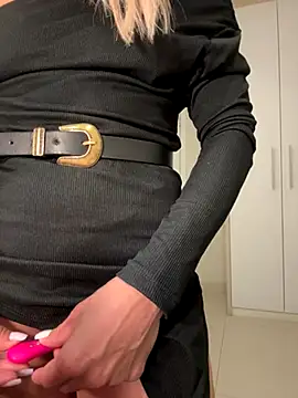 AliceStone19 online show from October 2025 05:04:02 PM